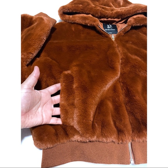 New York & Company Hooded Faux-Fur Bomber Jacket Color Camel NWOT - Picture 4 of 10